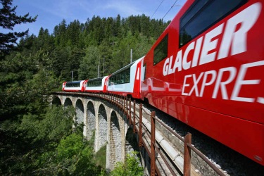 Mit  Glacier Express auf große Schweiz  Reise